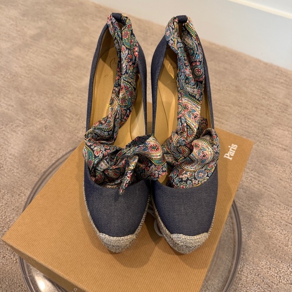 Christian Louboutin Demim Wedge Espadrille with Floral Accent Sz 8 Excellent - Picture 4 of 9